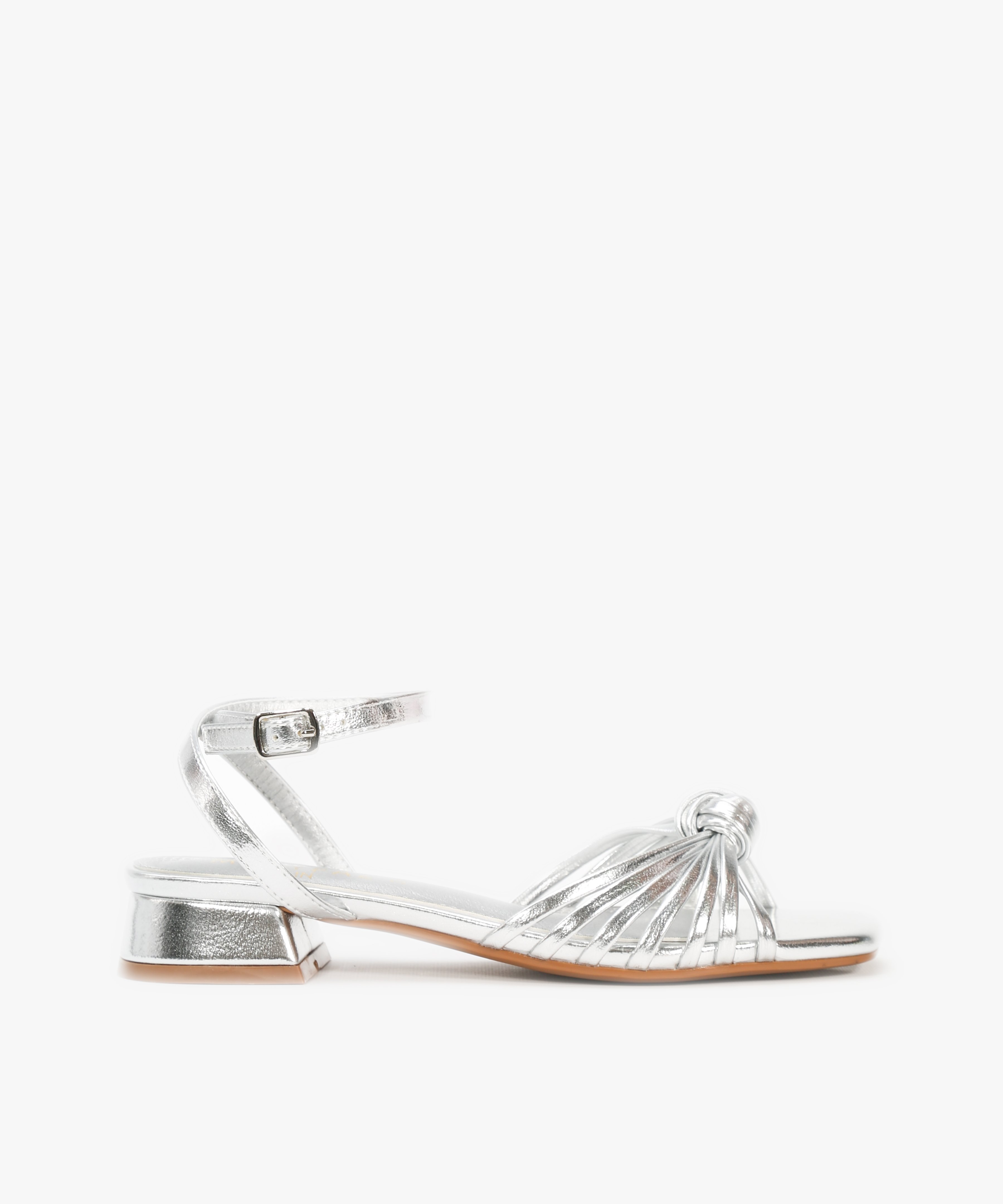 Sandalias tacón bajo nudo